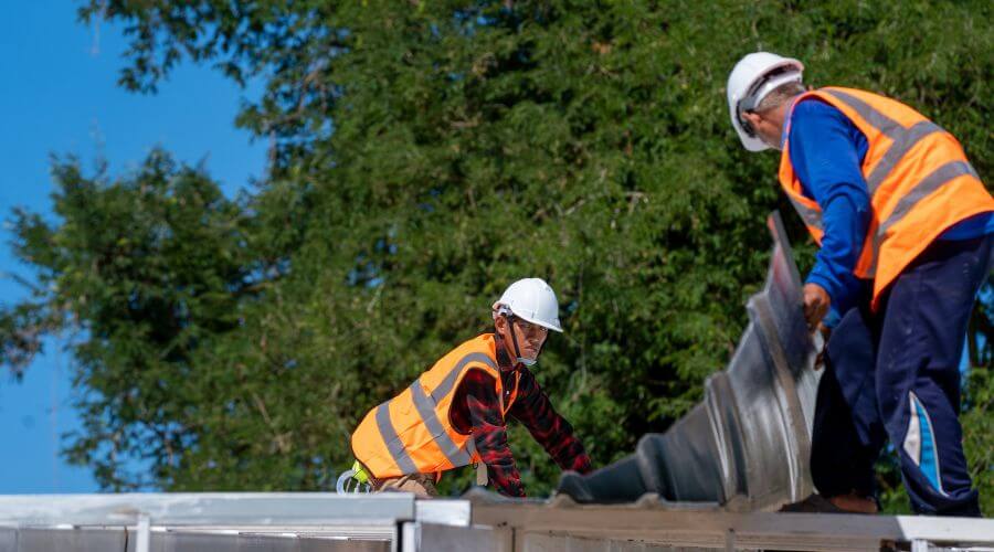Professional residential roofers in Plymouth, IA